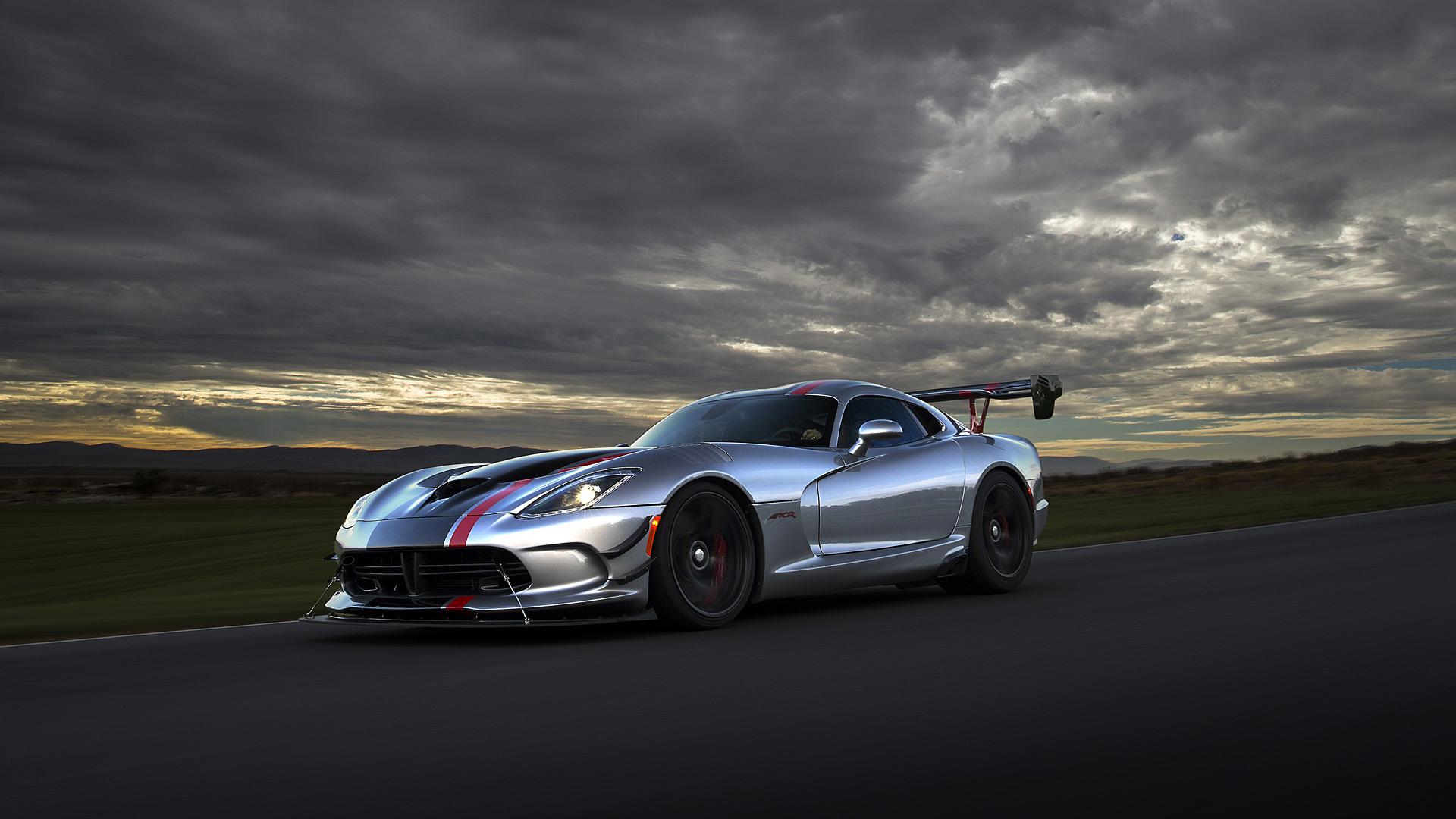 دوج وایپر (Dodge Viper)