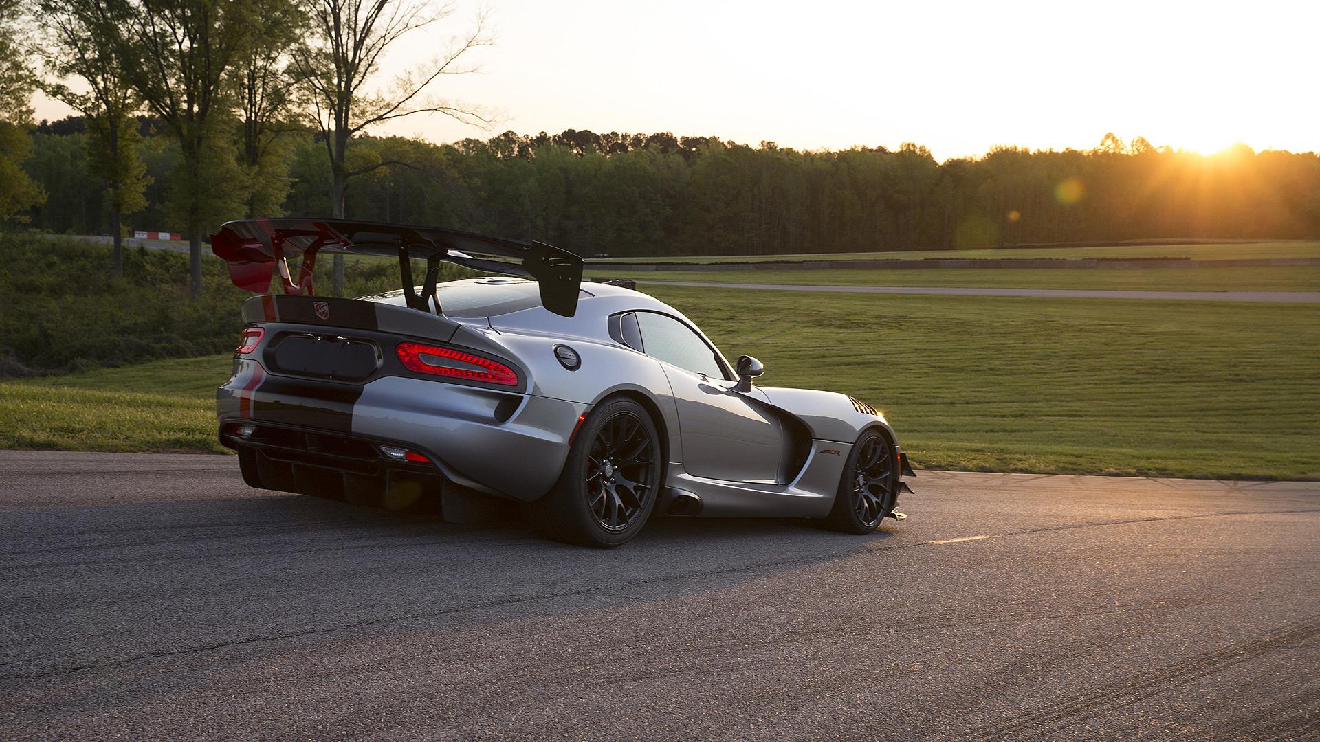 دوج وایپر (Dodge Viper)