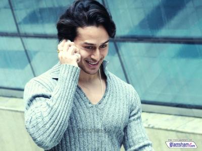 تصویر شماره 15 از آلبوم تصویر زمینه تایگر شروف (Tiger Shroff)