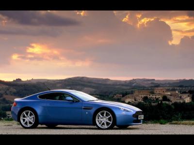 تصویر شماره 25 از آلبوم تصویر زمینه استون مارتین (aston martin v8 vantage)