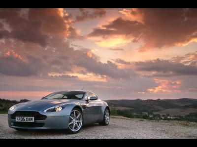 تصویر شماره 42 از آلبوم تصویر زمینه استون مارتین (aston martin v8 vantage)