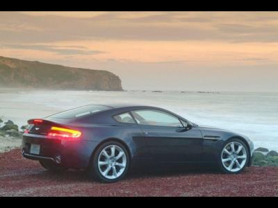 تصویر شماره 23 از آلبوم تصویر زمینه استون مارتین (aston martin v8 vantage)