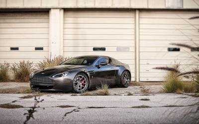 تصویر شماره 27 از آلبوم تصویر زمینه استون مارتین (aston martin v8 vantage)