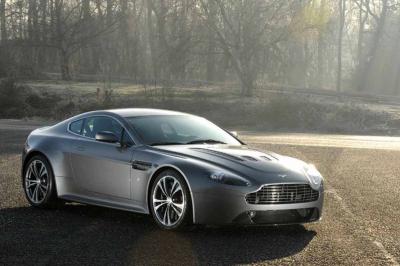 تصویر شماره 37 از آلبوم تصویر زمینه استون مارتین (aston martin v8 vantage)