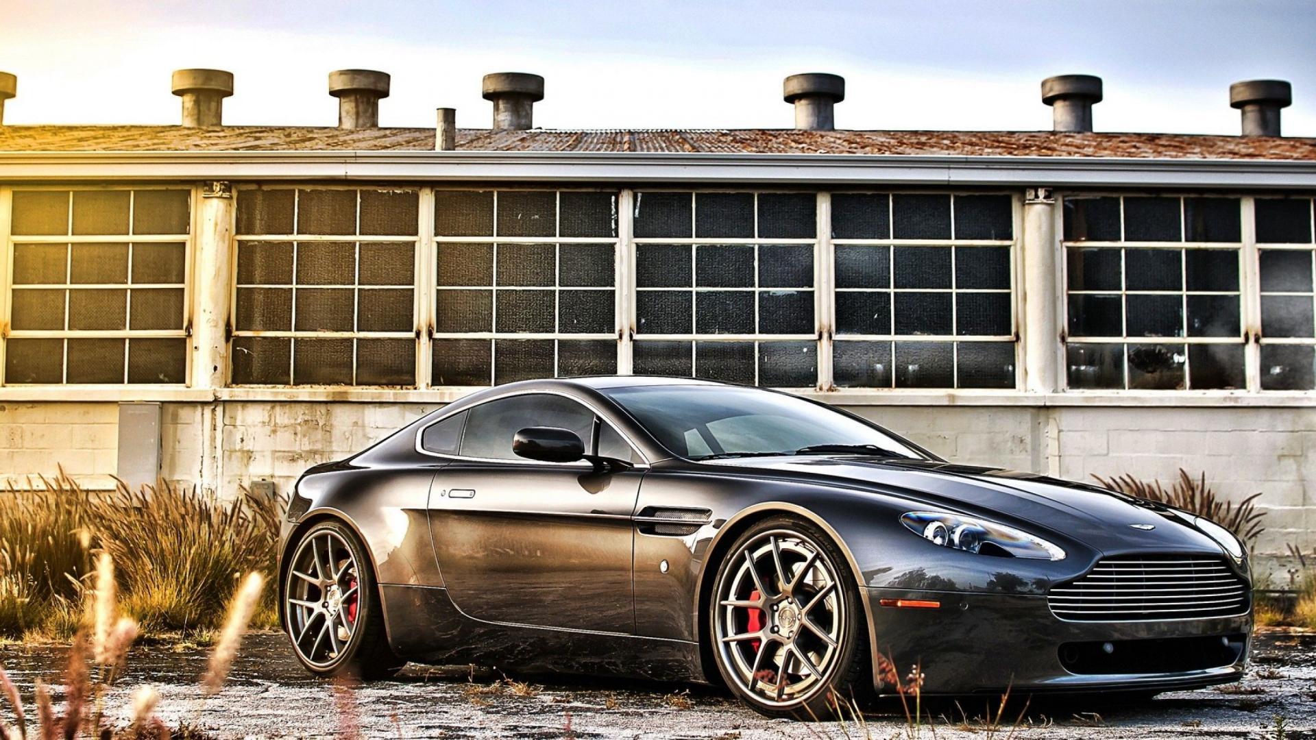 استون مارتین (aston martin v8 vantage)